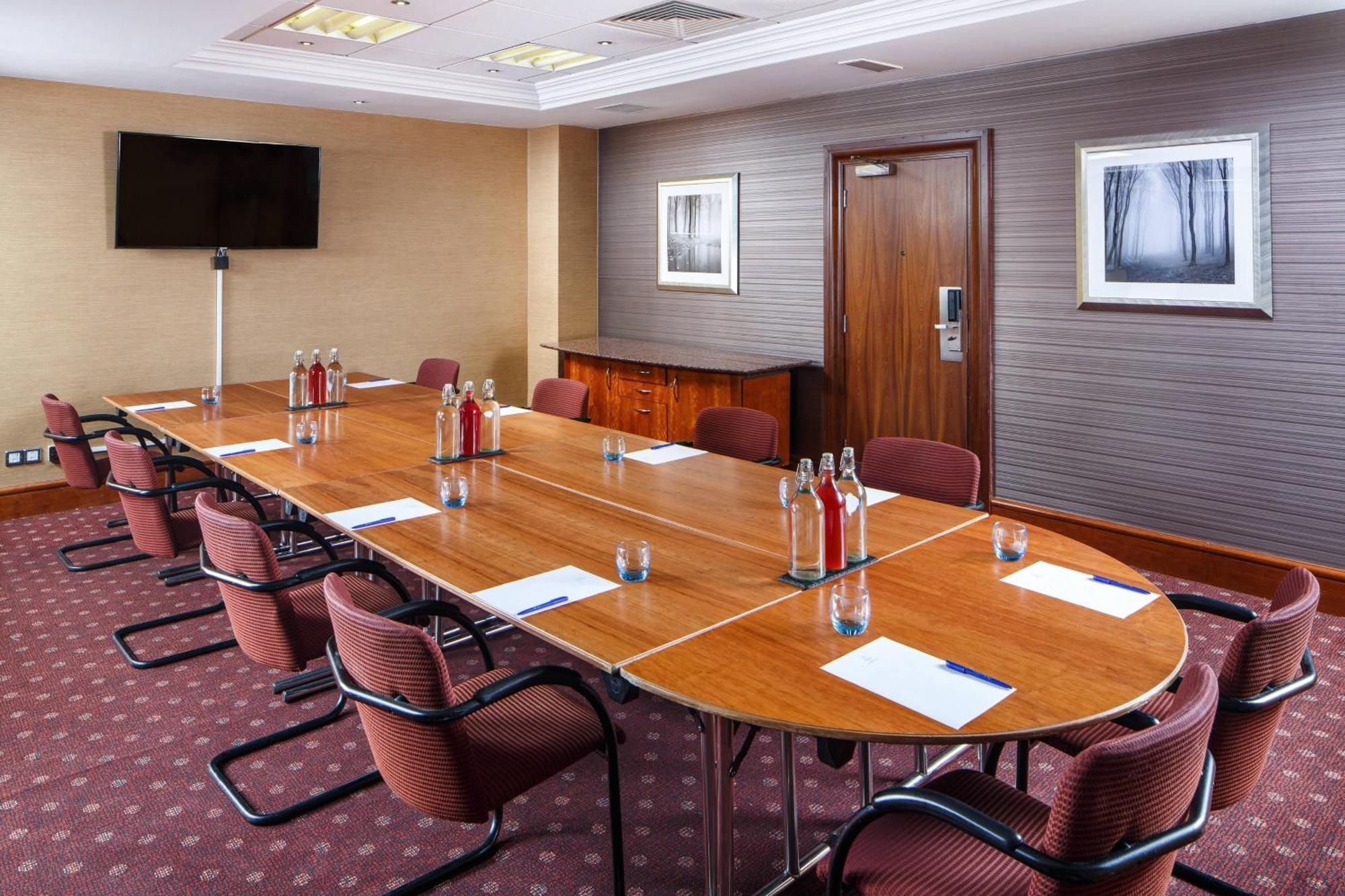 Delta Hotels By Marriott Cheltenham Chase Ngoại thất bức ảnh